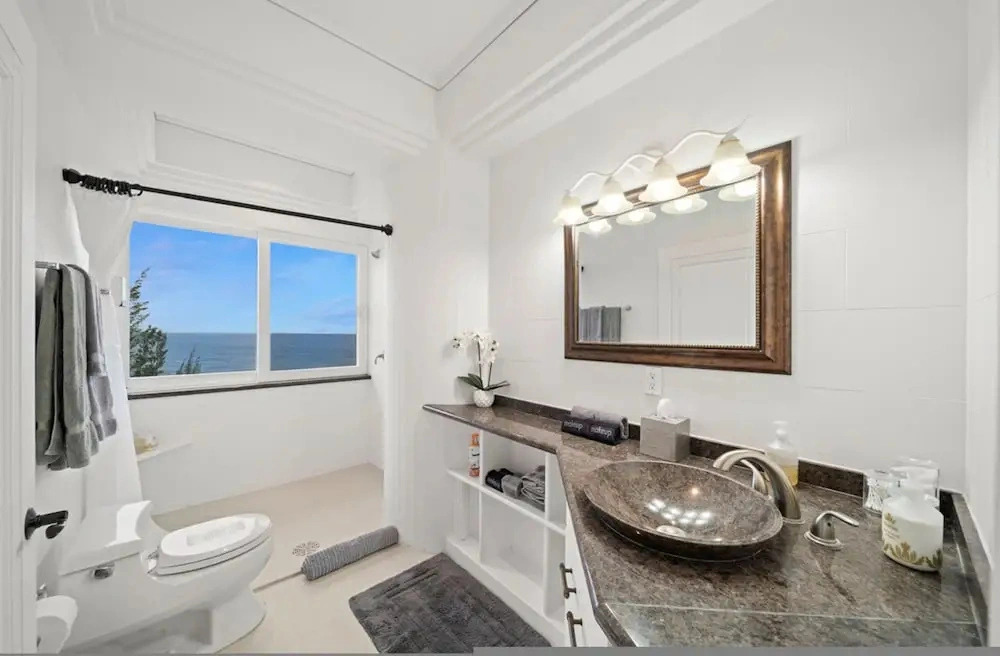 Waterfalling Estate in Ninole