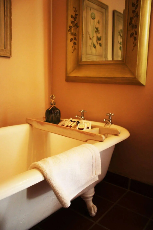 Goble Palms Guest Lodge & Urban Retreat