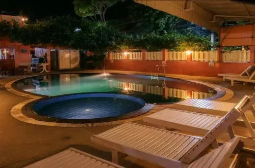 Takiab Beach Pool Villa