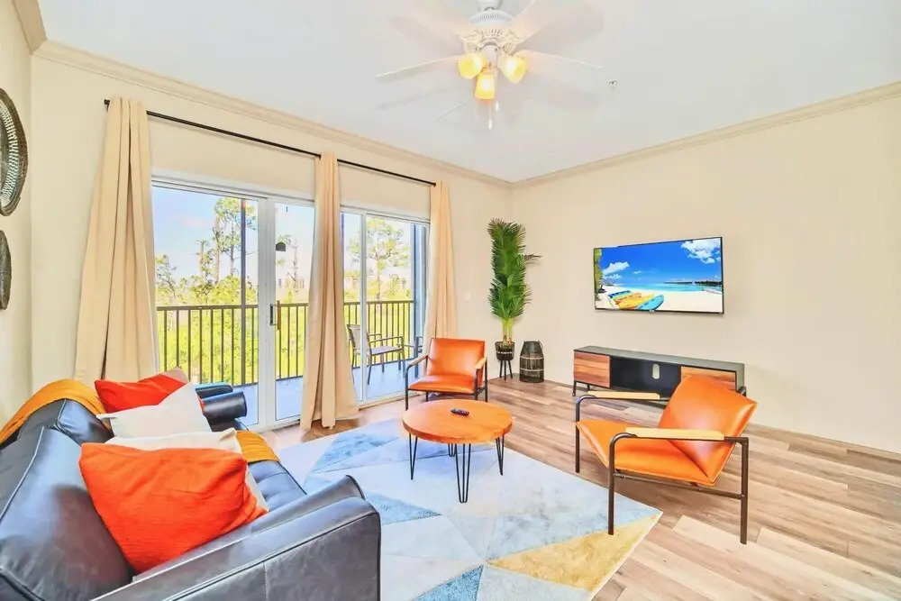 Condo w Pool, Games Room - Pet Friendly