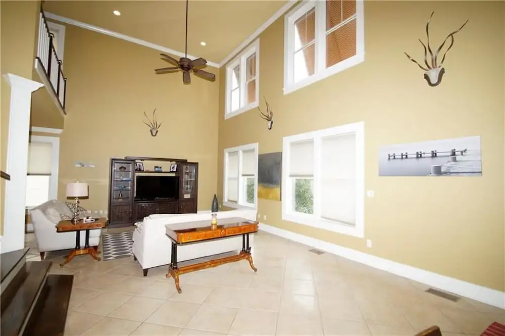 Hemingways Luxury Beach Place