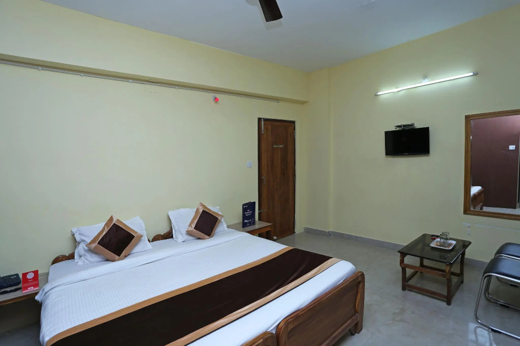 OYO 9246 Paradise Inn