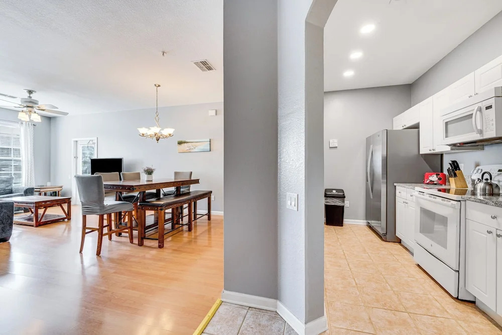 6 Mi to Disney World: Condo w/ Community Perks!