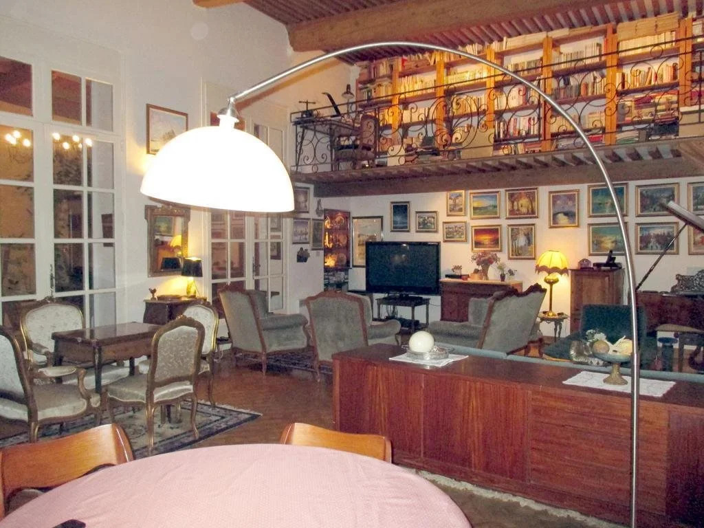 Dolphin's B&B