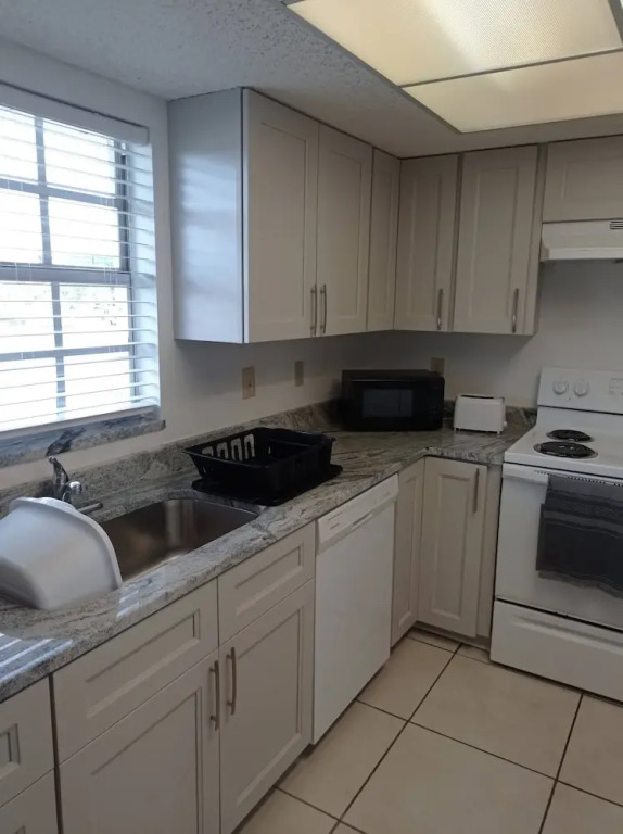 Palm Manor Resort - Unit 6-203