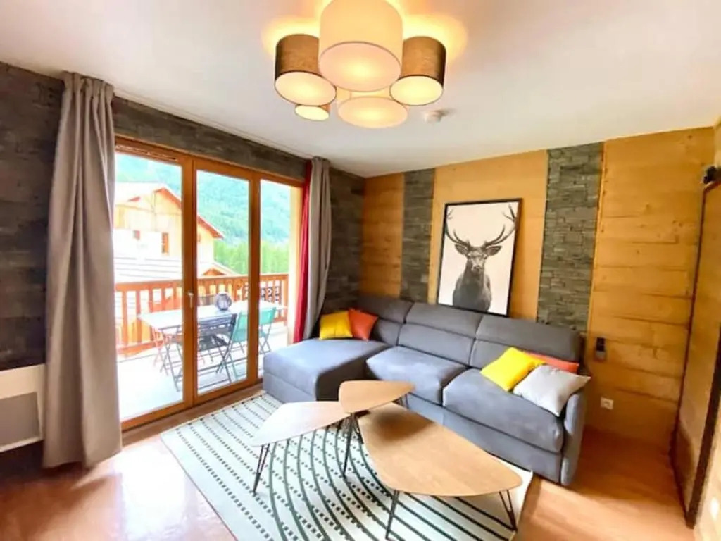 Duplex rénové - 3 CHAMBRES 8 PERS dernier étage