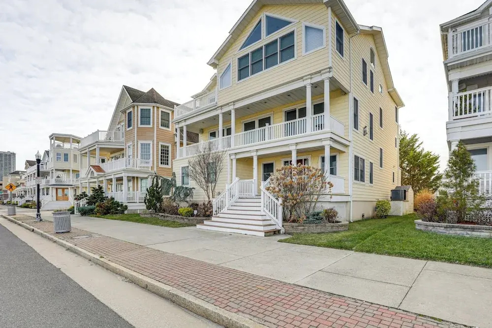 Steps to Shore: Spacious Atlantic City Retreat!