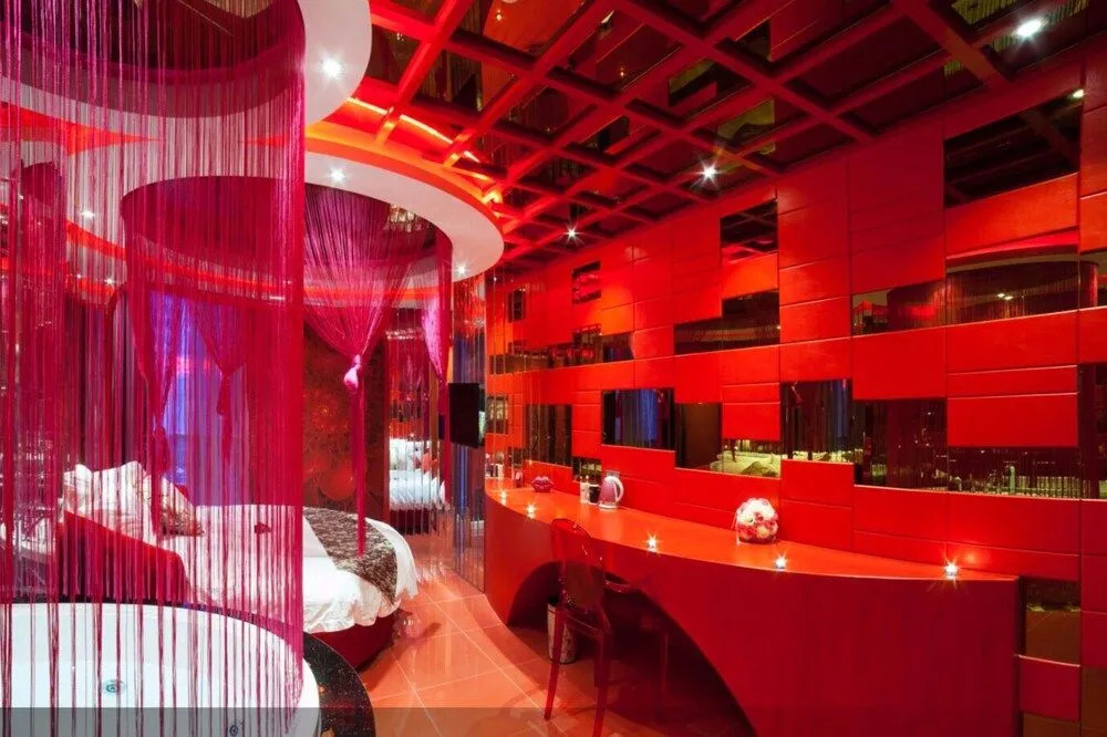 Suzhou Huazhiyu Lover Theme Hotel