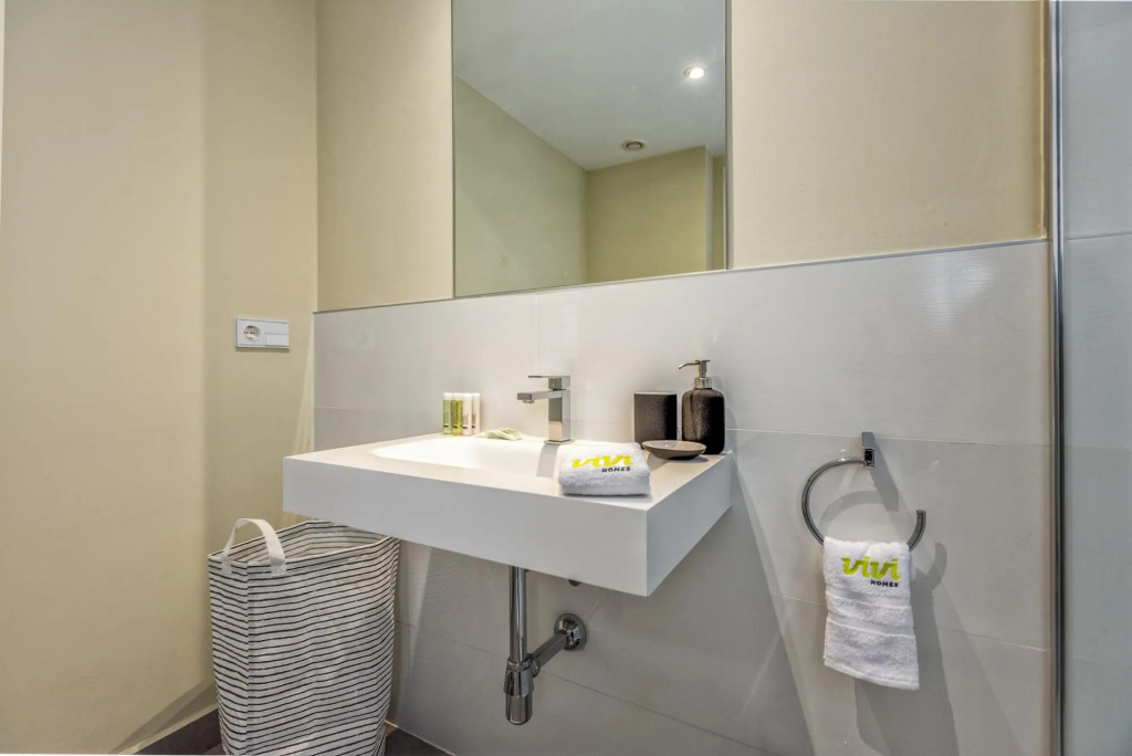 Luca in Fuengirola with 2 bedrooms and 2 bathrooms