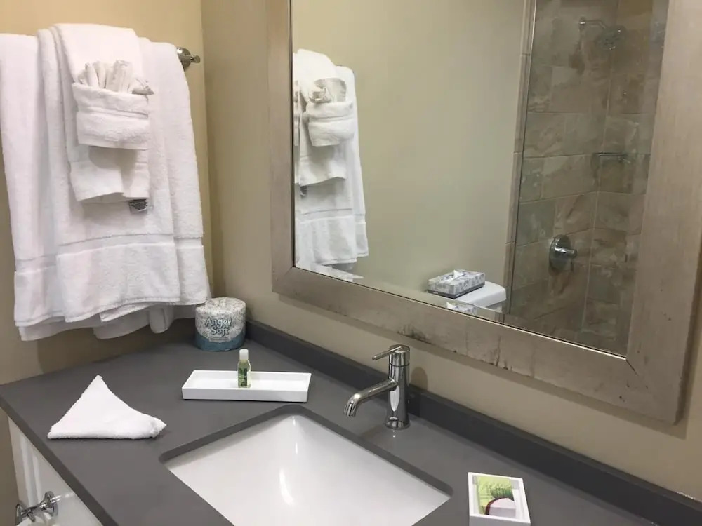 Pacific Shores Inn