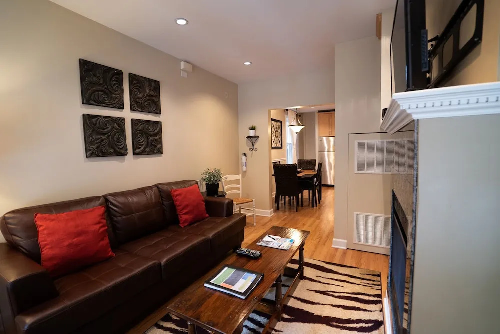Old Town Suites Operated by Roscoe Village Guesthouse