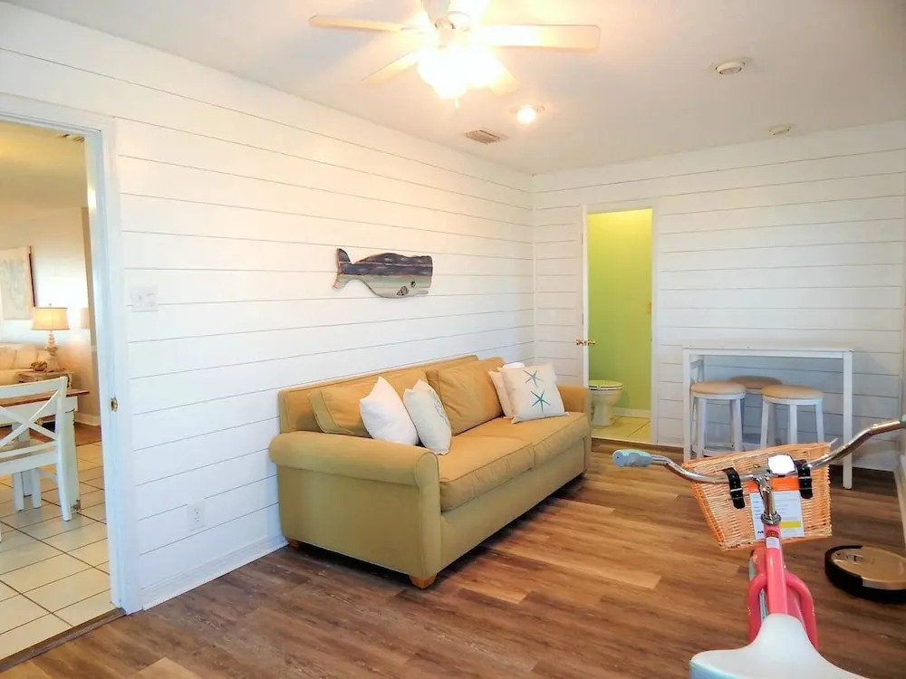 017 Morris House 4 Bedrooms 2.5 Bathrooms Home