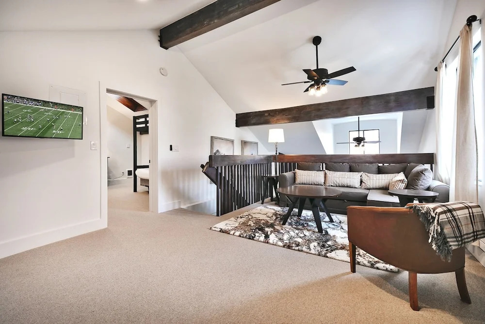 Snowcrest 317 2 Bedroom Condo by RedAwning