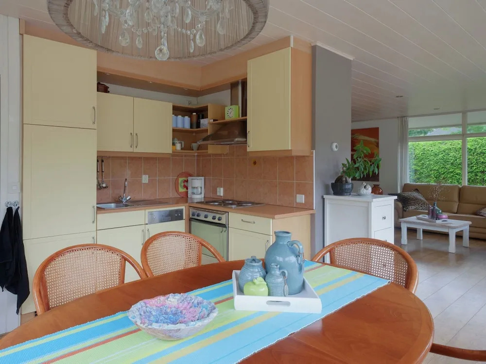 Detached, 6-Person House in a Quiet Holiday Park Nearby Ouddorp