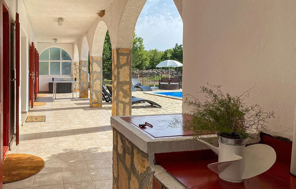 Nice Home in Starigrad With Wifi and 3 Bedrooms