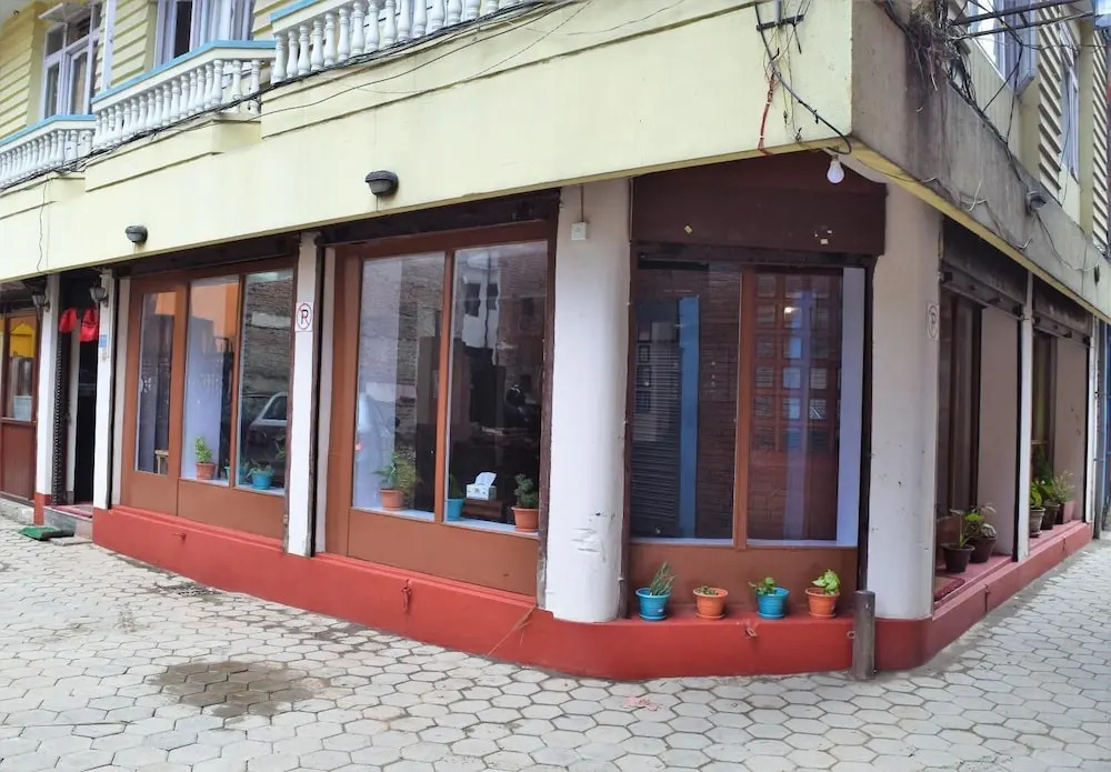 Hotel Triratna