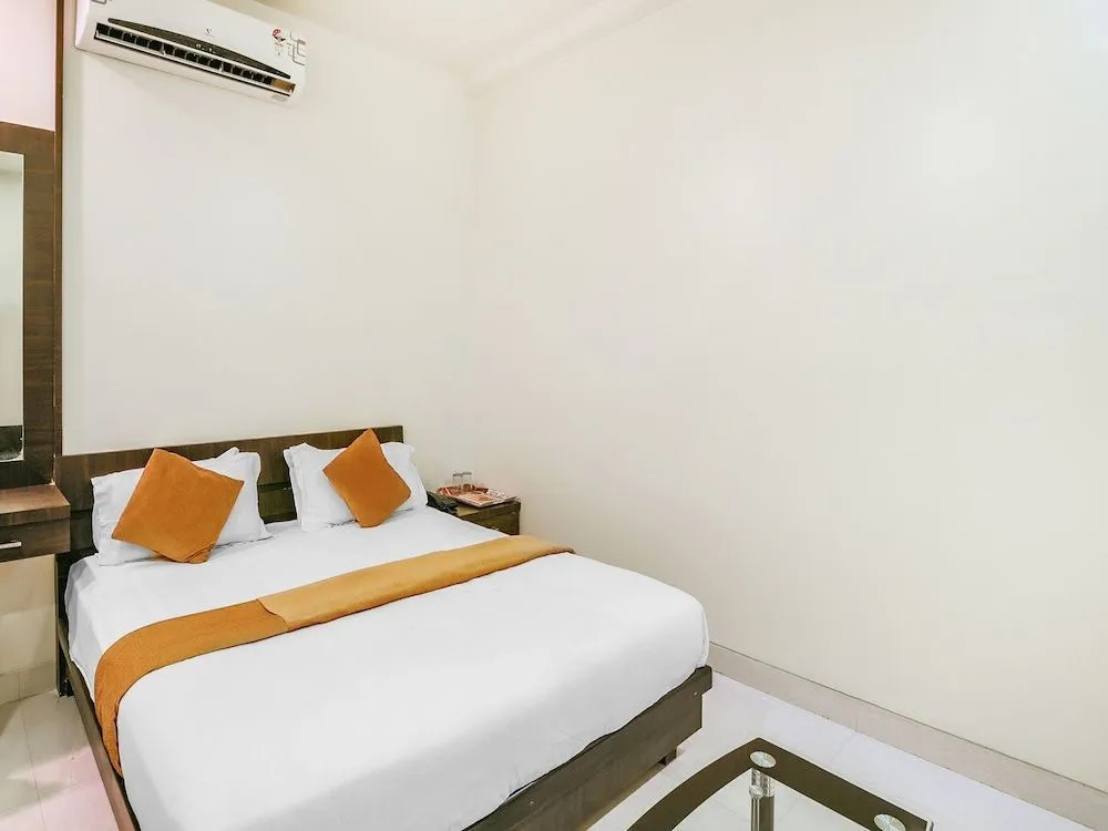 OYO 15349 Hotel Ira Executive