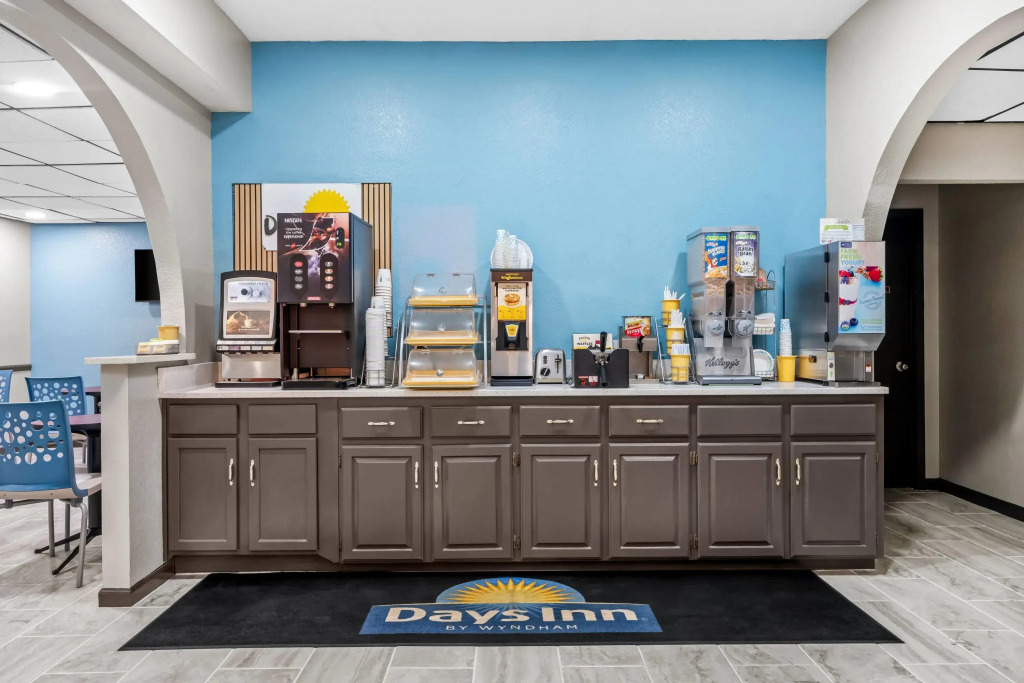 Days Inn - Troy