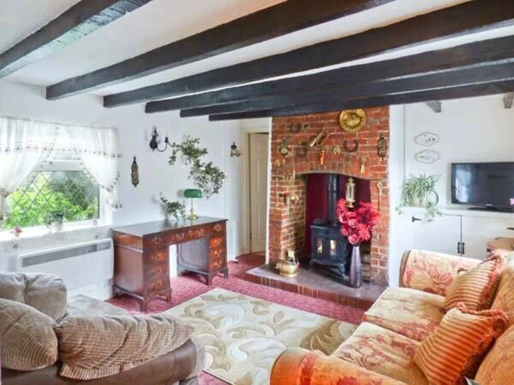 1 Fakenham Road