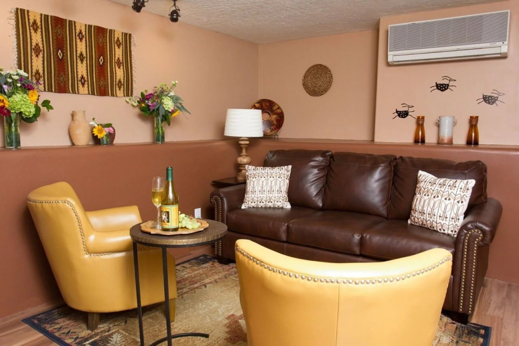 Inn On The Paseo
