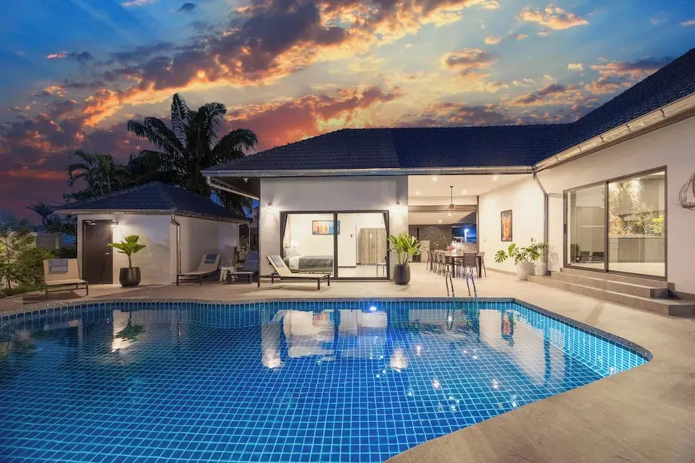 Villa Waree minutes from the city and beach