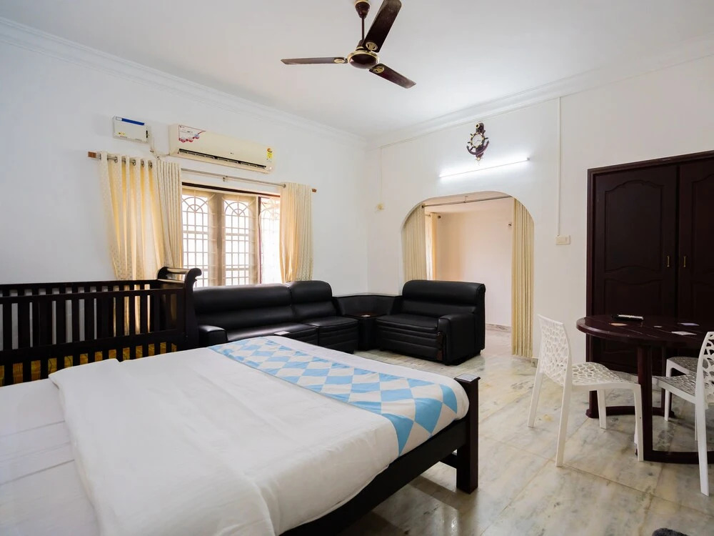 OYO 14145 Home Spacious 4BHK Villa Elamakkara