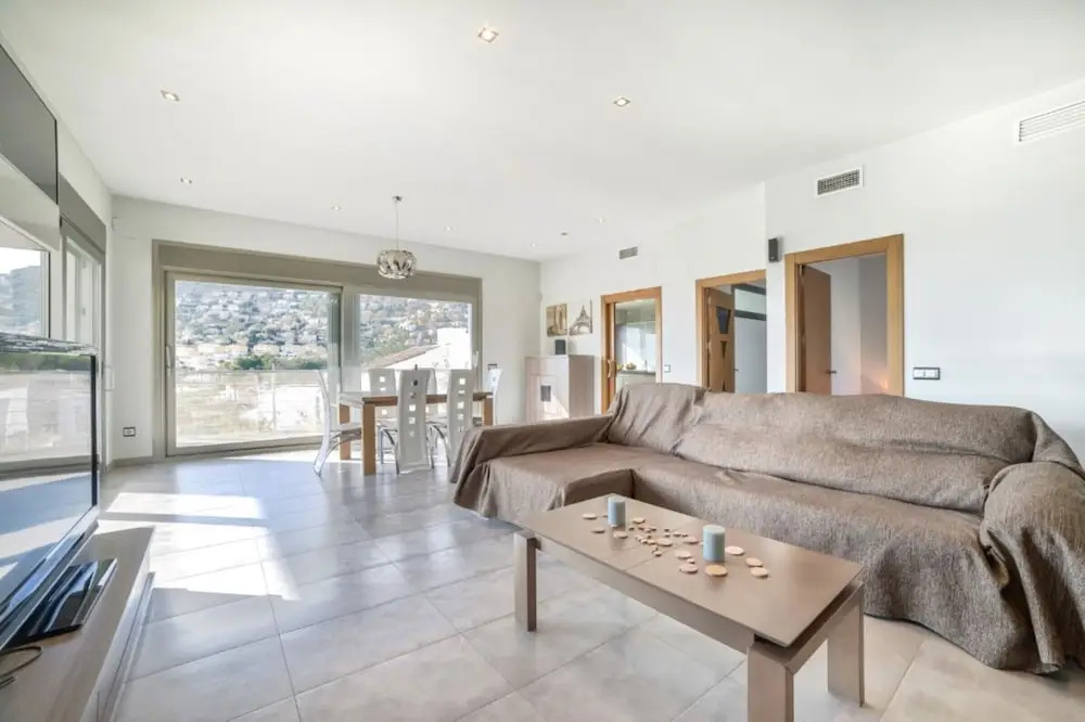 Villa - 5 Bedrooms with Pool, WiFi and Sea views - 105047