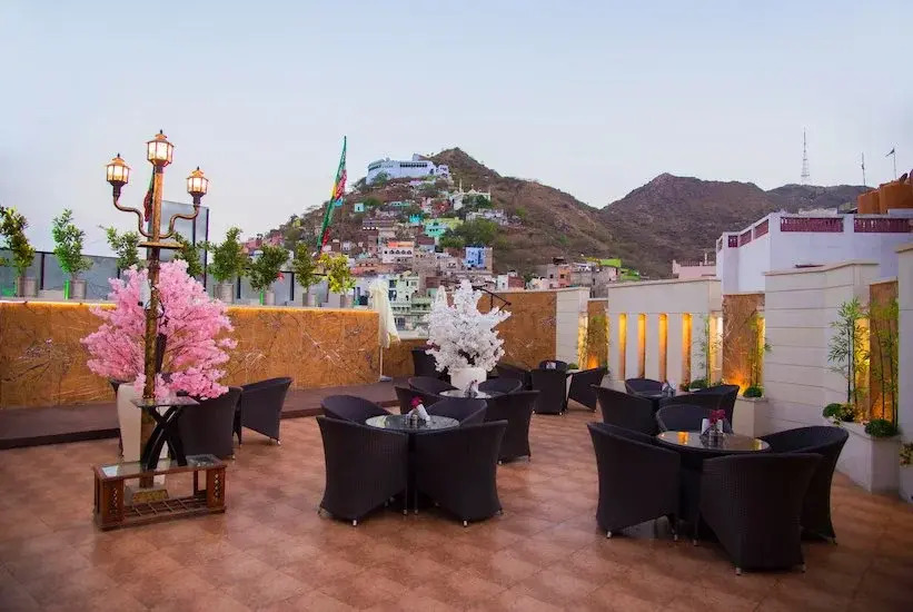 Hotel Jannat And Restaurant