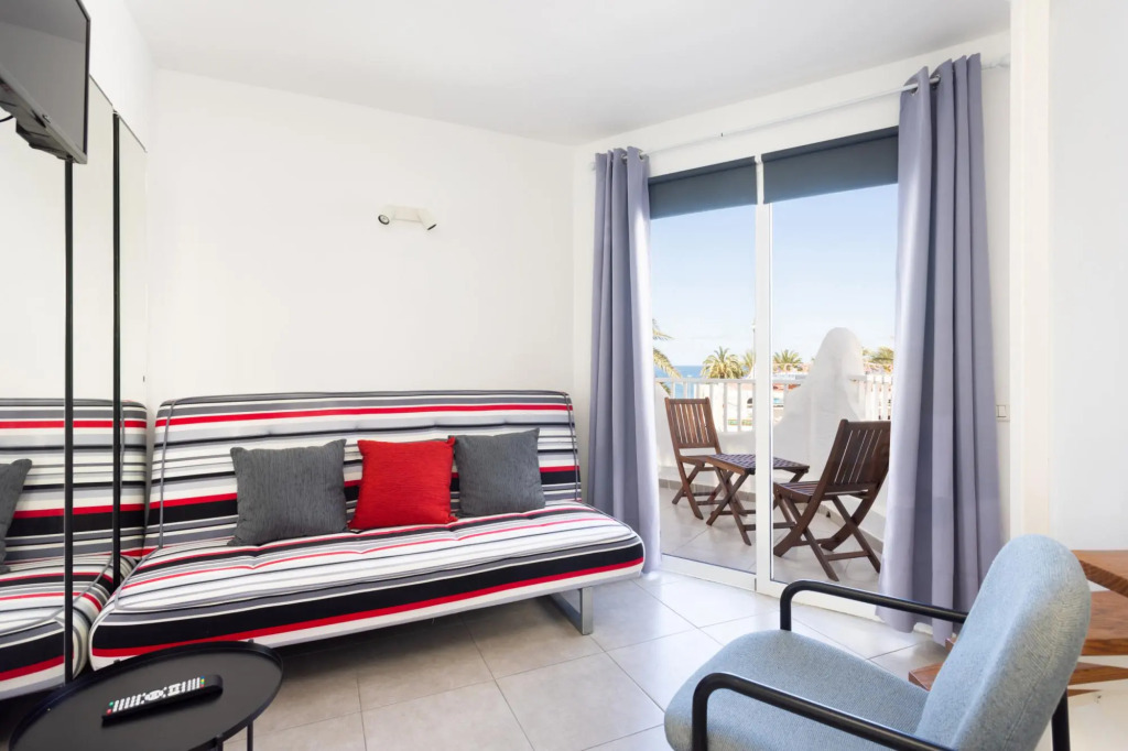 Home2Book Triplex Disco Beach Las Américas, Terrace