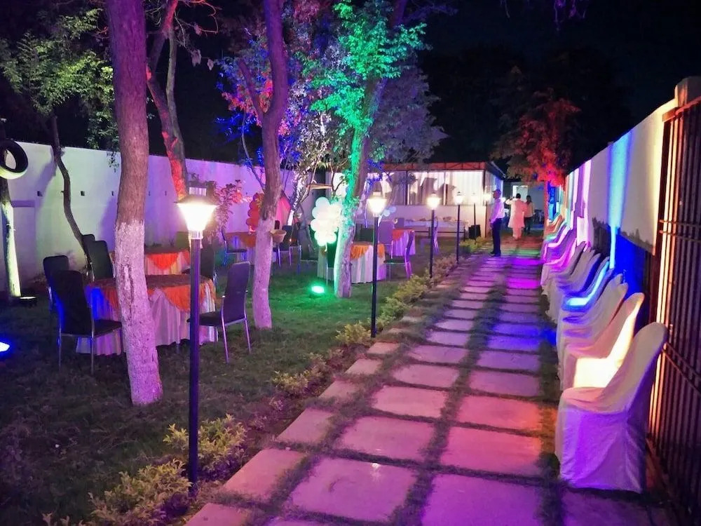 New Hotel Shiva