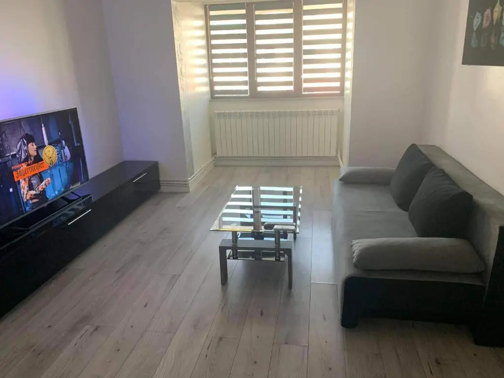 White & Silver Luxury Suite Craiova