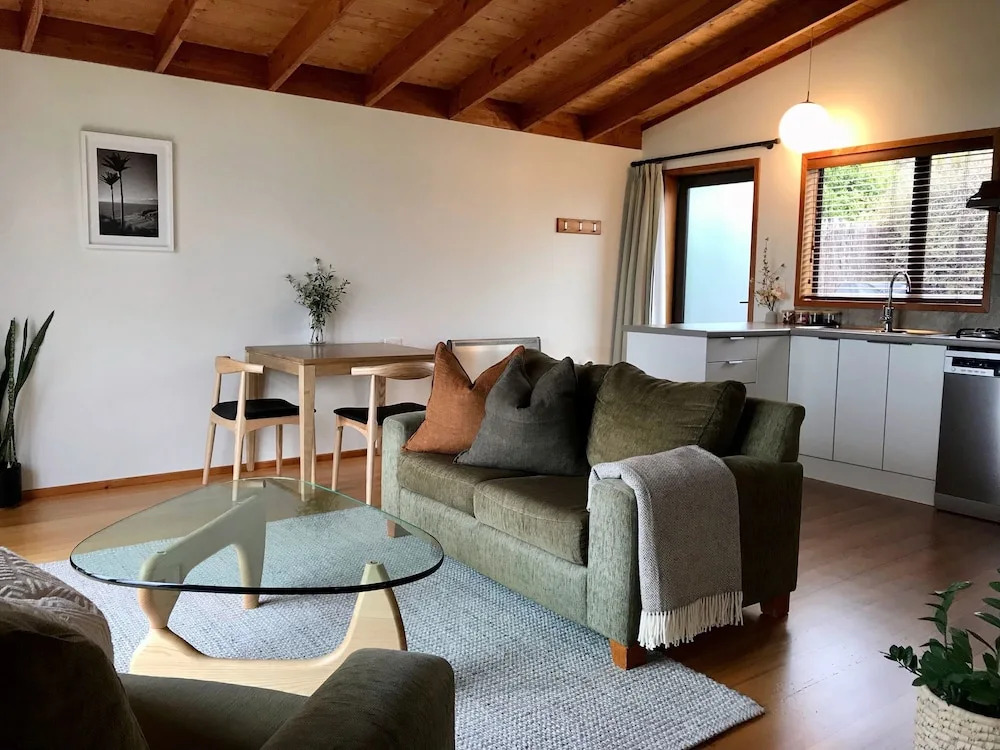 Adrift In Golden Bay- Absolute Beachfront Villas