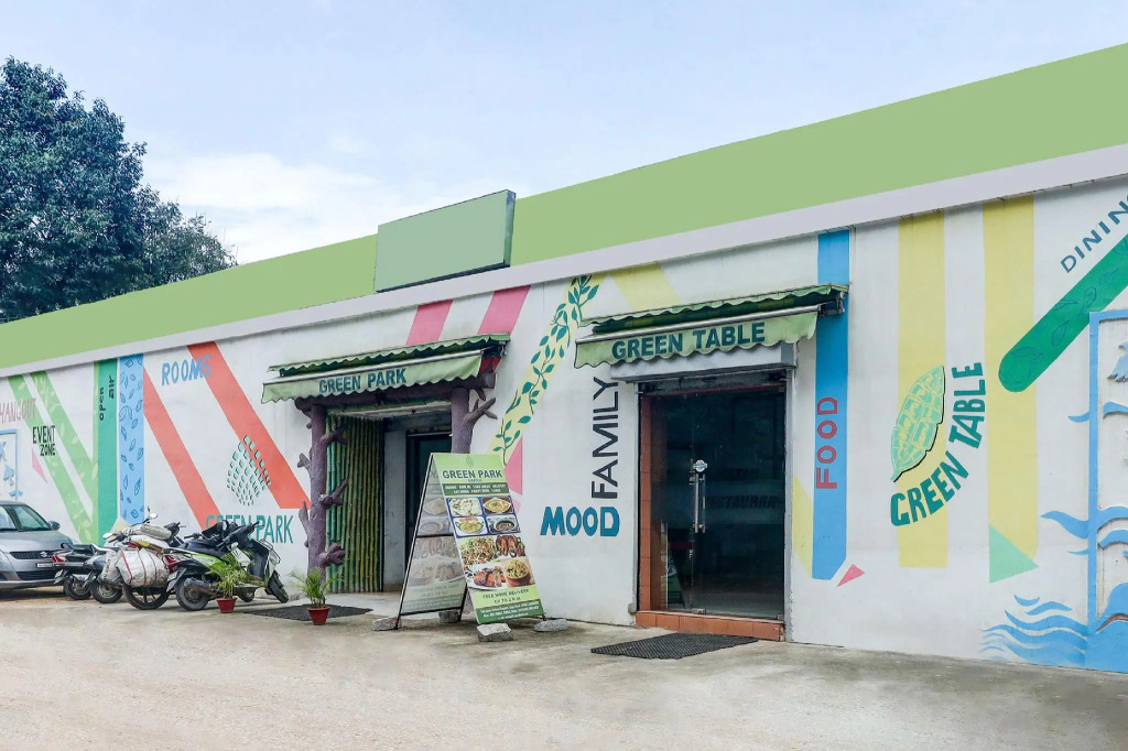 OYO 82143 Green Park Sapan