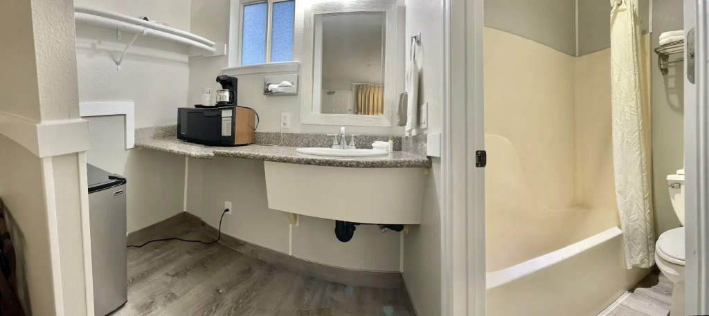 Americas Inn & Suite