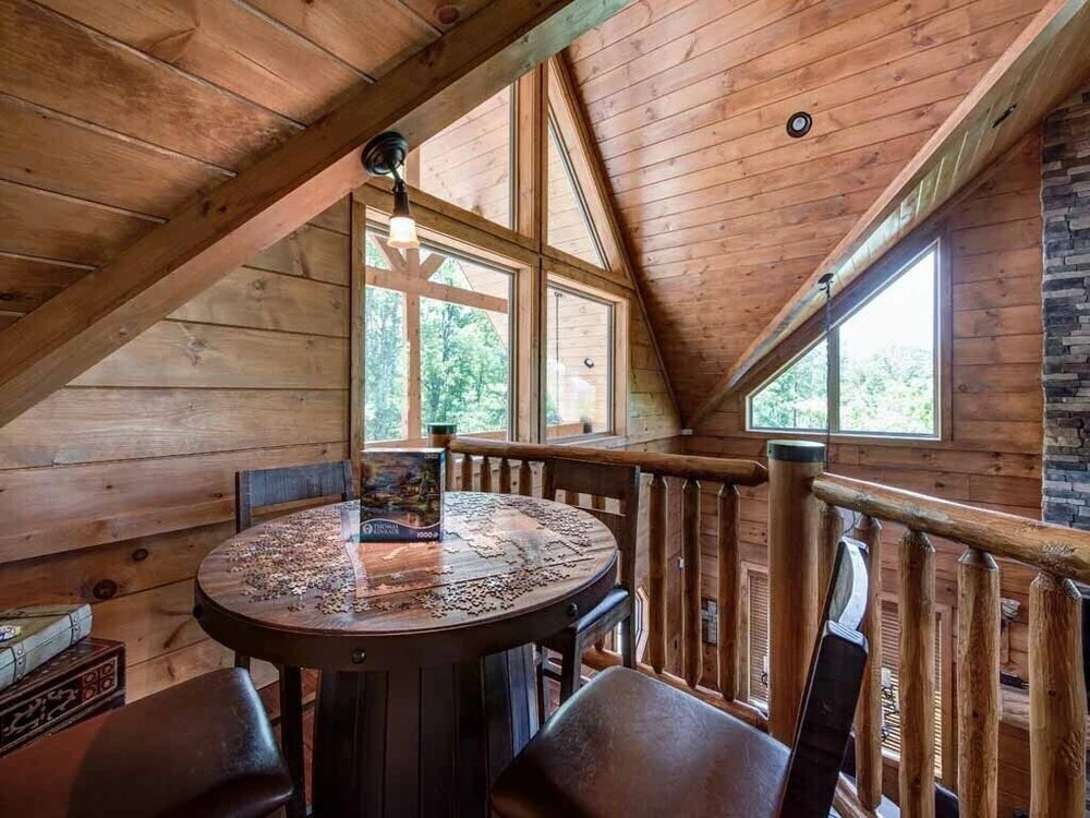 Bear Elegance - Three Bedroom Cabin