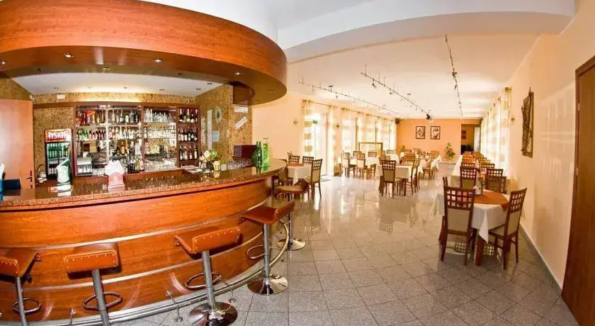 Hotel Omega