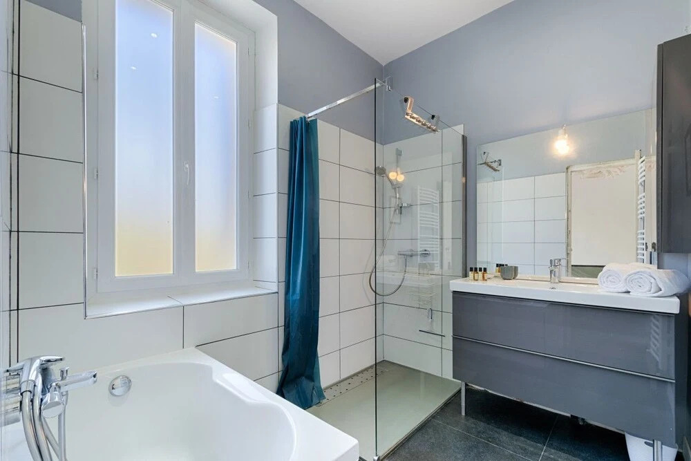 Charming Modern and Comfortable Villa-pool