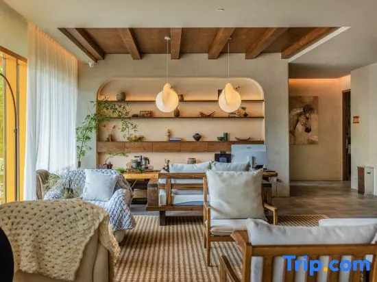 Bailu Bay · Zhiguang Mountain House