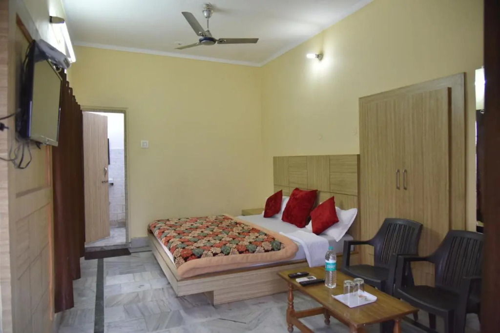 Hotel Ganga Basin