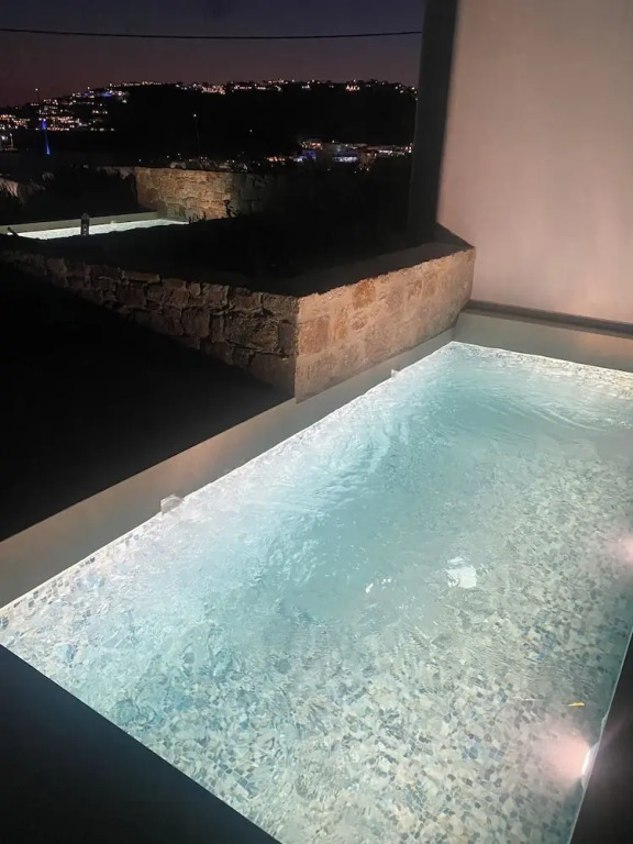 Only yours , Mykonos - Private pool & sea view suites near Scorpios