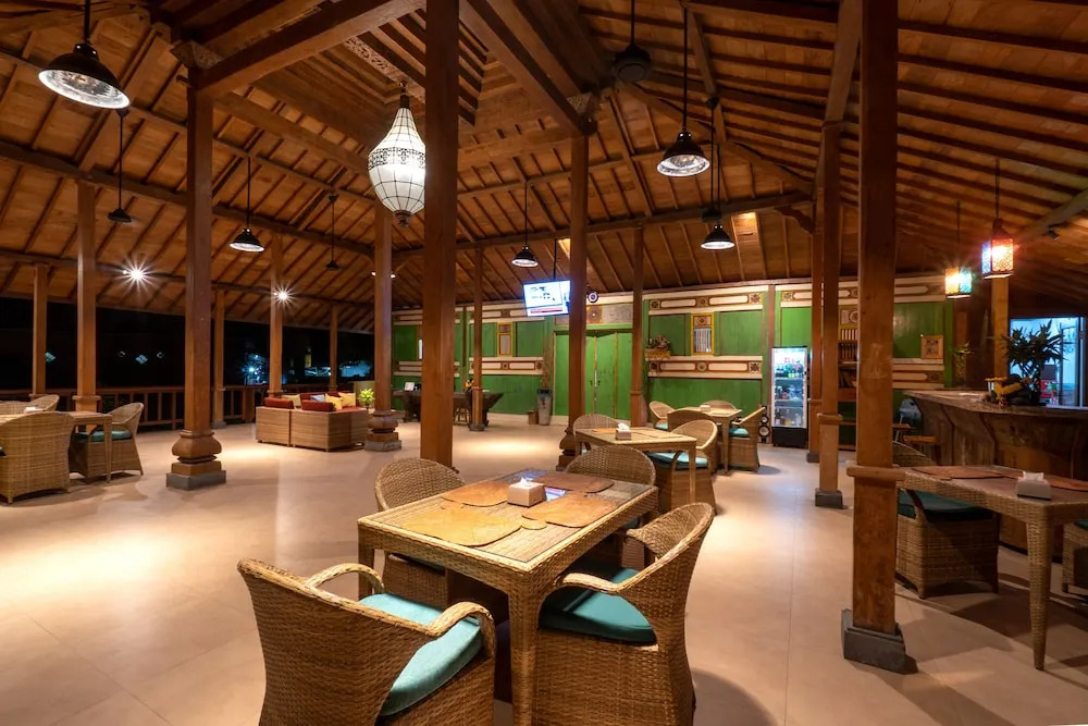 Tapa Bale Gede Nusa Lembongan