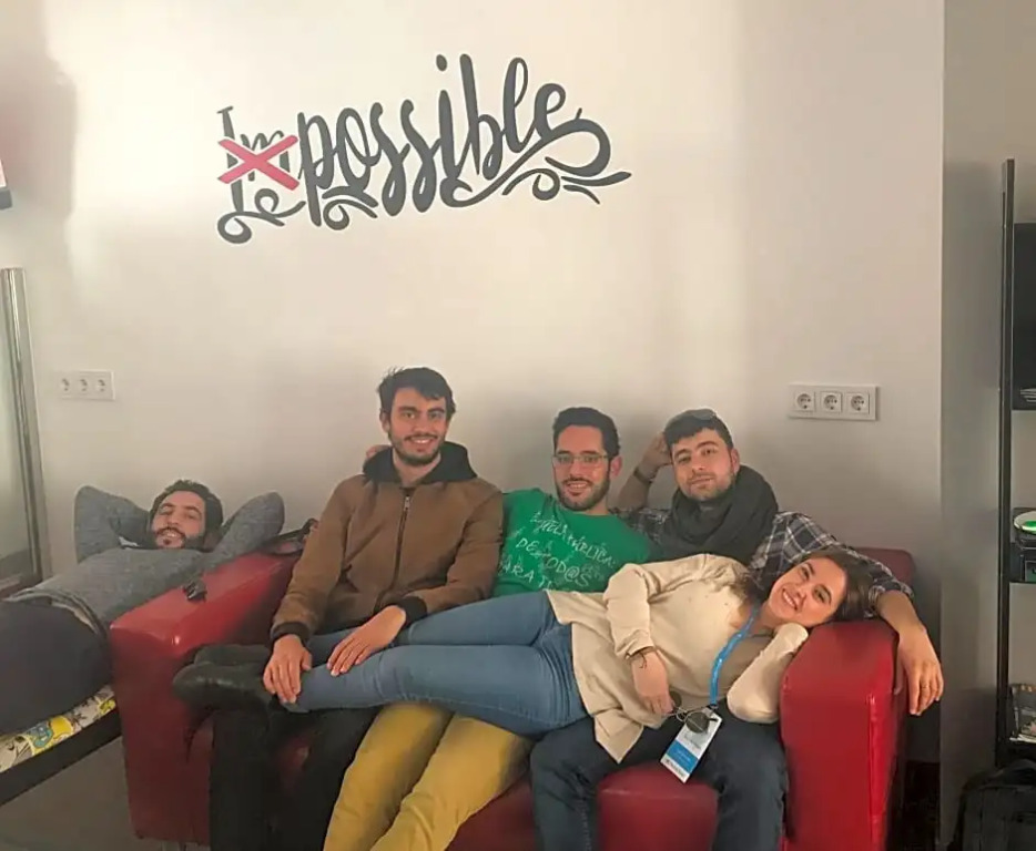 NEW ART BEACH HOSTEL- Albergue Juvenil