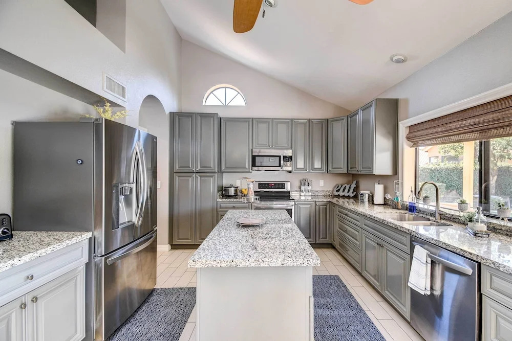 Private Pool, Grill: Upscale Scottsdale Retreat!