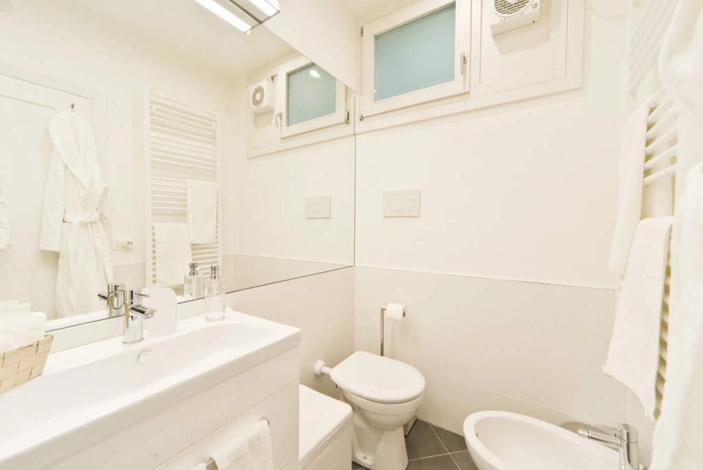 Lovely and Central Apartment for Two 10 min Walk from St Mark s Square Venice Heaven Apartments Collection