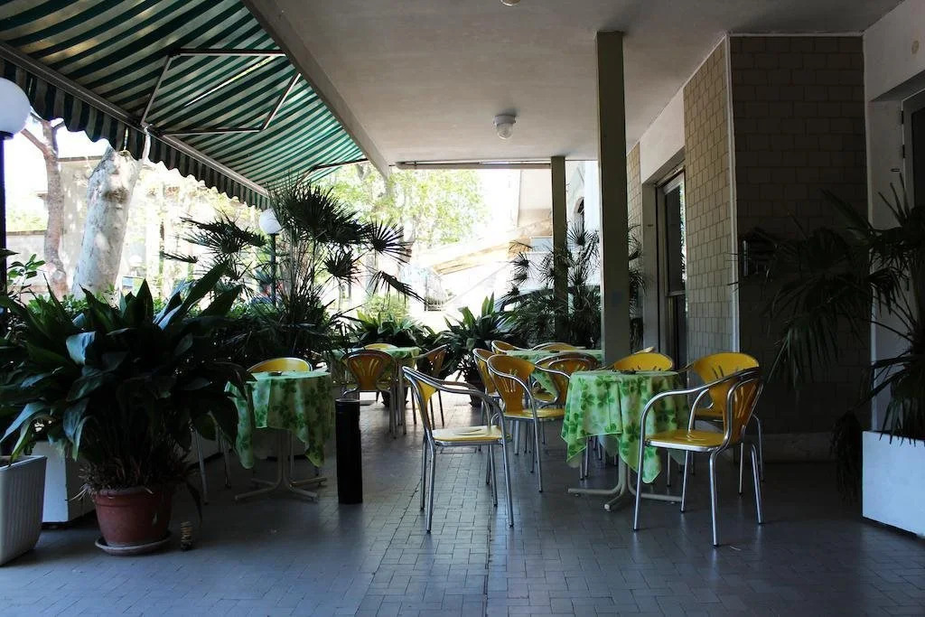 Hotel Leda