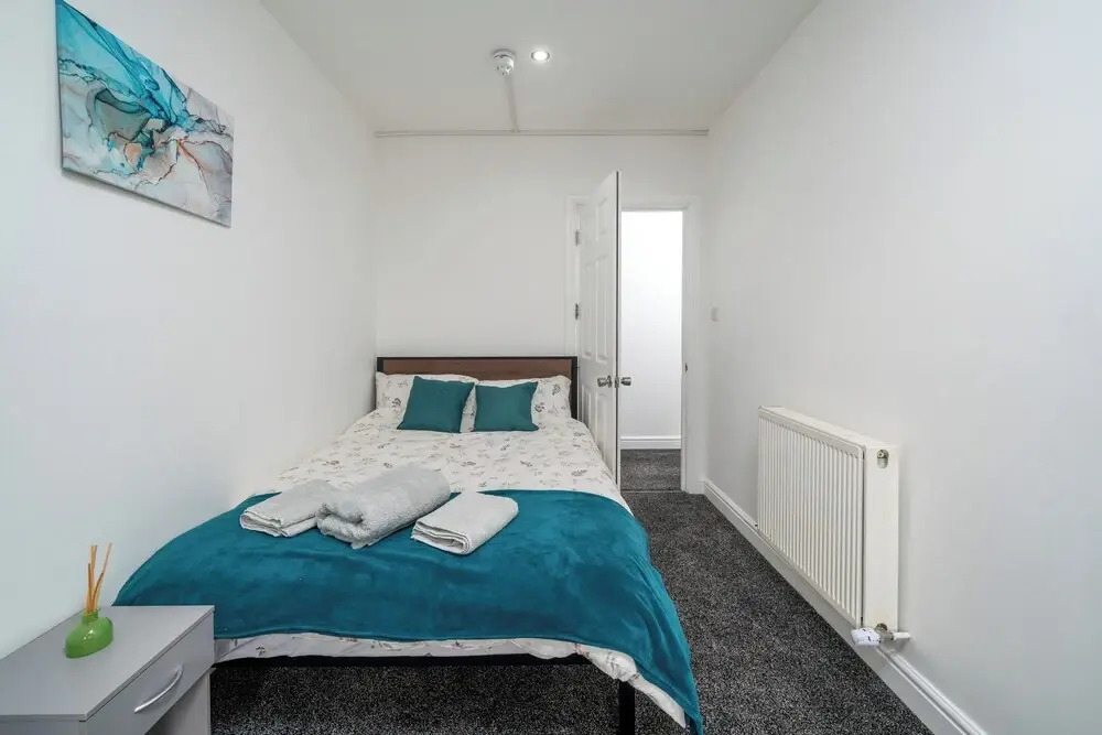 3 Bed- Full Balcony - Closetoo2 & Excel