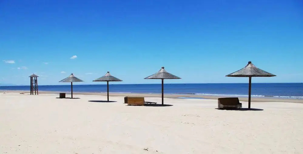 Qinhuangdao Arcadia Seaside Holiday Hotel