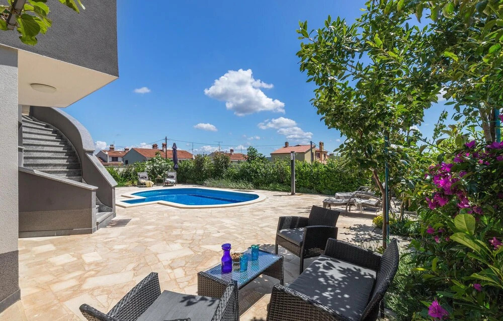 Beautiful Apartment in Pula With Outdoor Swimming Pool, Wifi and 2 Bedrooms