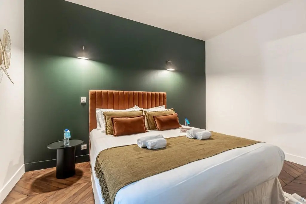 Sweet Inn - Champs Elysees - Troyon