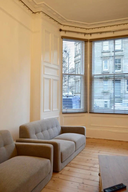 Bright and Modern Flat In The Centre of Edinburgh